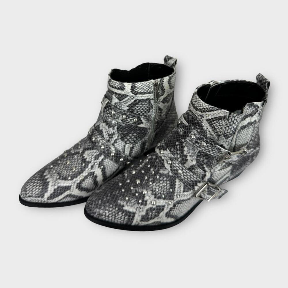 JANE AND THE SHOE Womens Cindy Snake Print Studded Ankle Booties Shoes